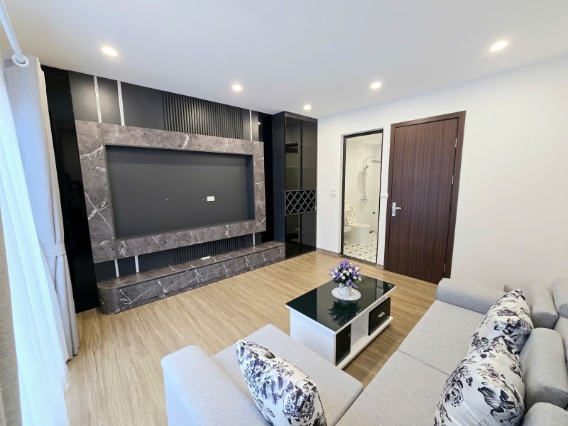 Bán nhà Thạch Bàn,Long Biên 5 tầng,30m,mt3.8m oto đỗ cổng nhỉnh 5 tỷ - Ảnh 1